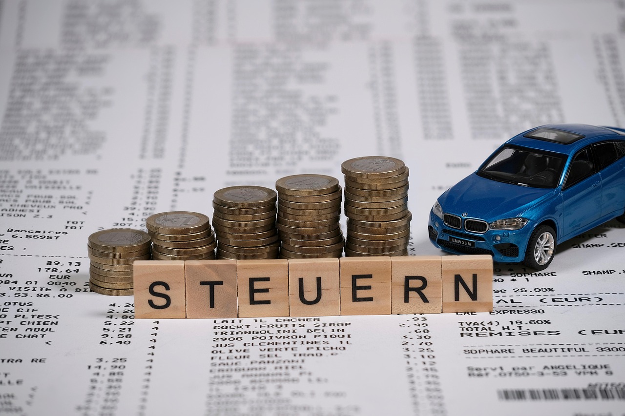 自動車保険でトラックの保険料金を安く抑える方法は？