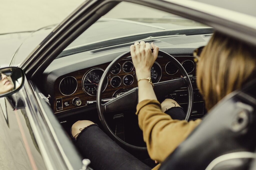 無免許運転をしている場合の自動車保険はどうなるのか？