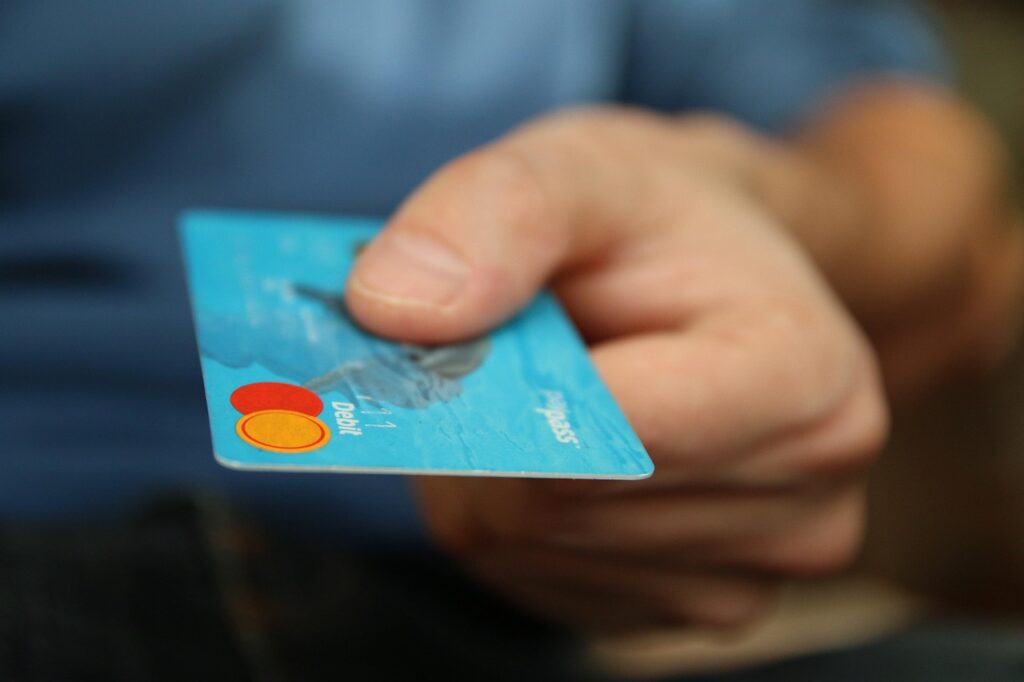 自動車保険をクレジットカード決済するメリットとは？
